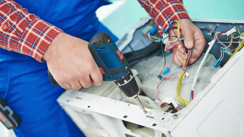 Şehzadeler Electrolux Electrolux çamaşır makinesi kart tamiri – Su almama arızası orijinal parça ile giderildi. - Teknik servis örneği